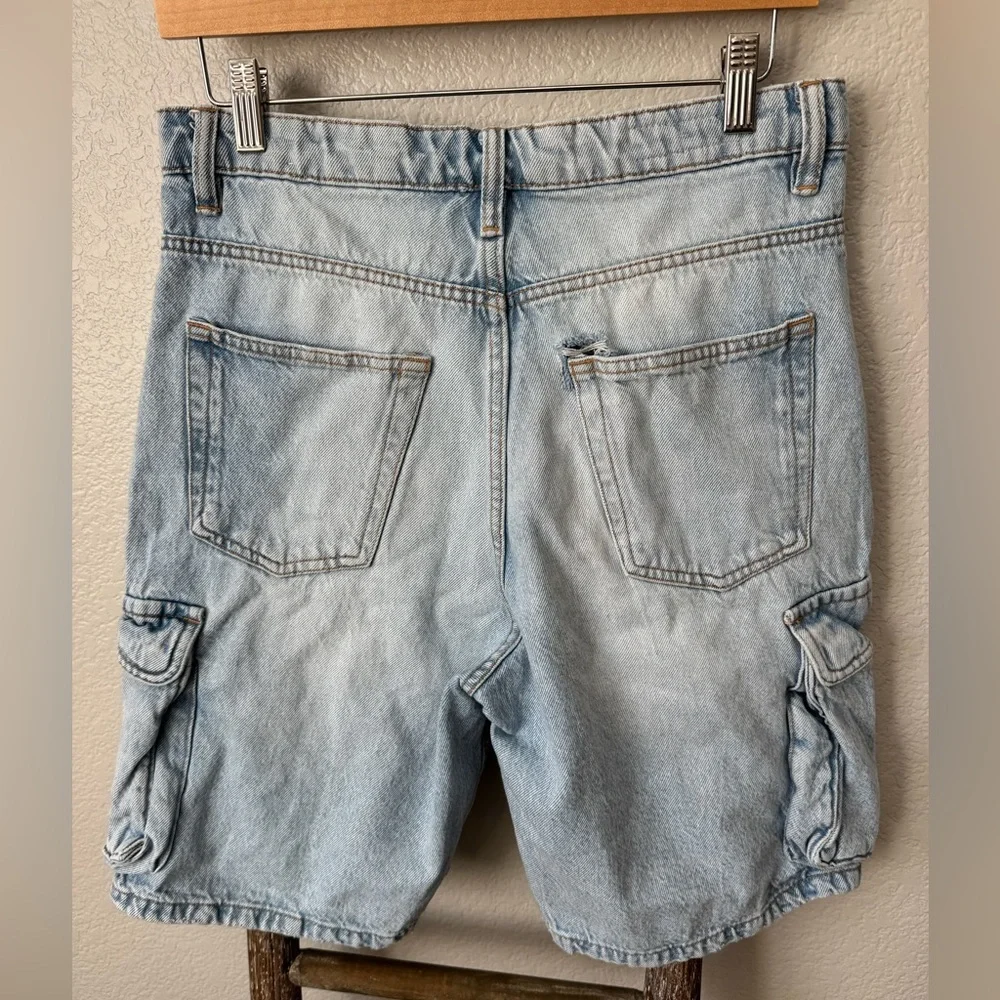 Zara Mens Cargo Denim shorts distressed